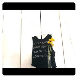 A cute crop top 🌙🌻